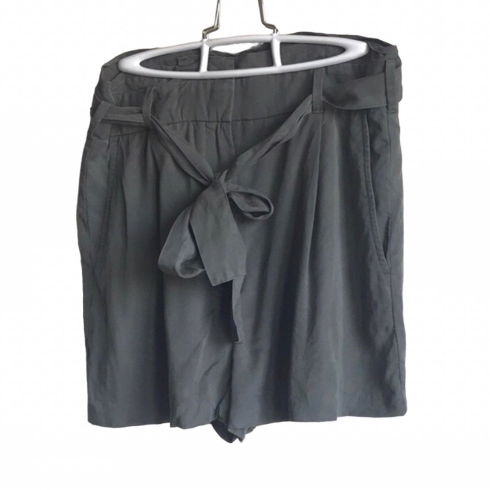 THE GROUP BABATON Green Tie Front High Waisted Shorts Sz 10